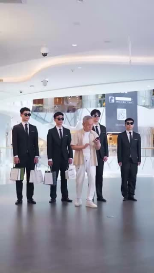 总裁夫人从农村来给你撑腰了(80集) 总裁夫人从农村来给你撑腰了(80集)这部短剧我爱了