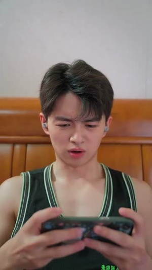 归来后,女神跪求原谅(40集) 归来后,女神跪求原谅(40集)在线观看