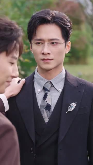 情陷港城(100集) 情陷港城(100集)短视频追剧推荐