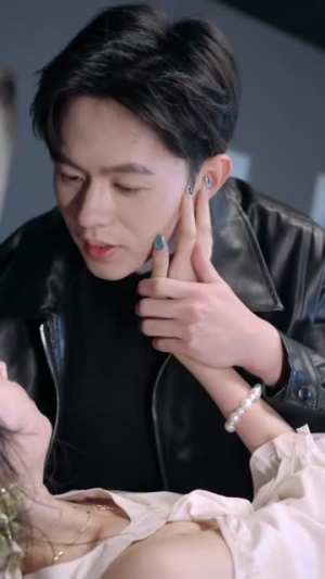 穿成反派,我要干翻镇北王(41集) 穿成反派,我要干翻镇北王(41集)越看越好看短剧