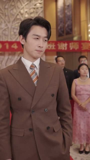 功成名就后,我回乡光耀师门(32集) 功成名就后,我回乡光耀师门(32集)红果短剧看全集