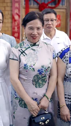 山沟沟里飞出个金凤凰(70集) 山沟沟里飞出个金凤凰(70集)在线播放