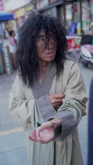 脱掉外卖服后势利女友哭着求原谅(64集) 脱掉外卖服后势利女友哭着求原谅(64集)热播短剧来袭