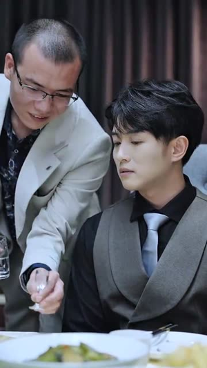 抓筋手的高光时刻(75集) 抓筋手的高光时刻(75集)小短剧推荐