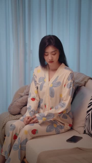 伍折天重生之女帝当总裁(9集) 伍折天重生之女帝当总裁(9集)短剧全集抢先看