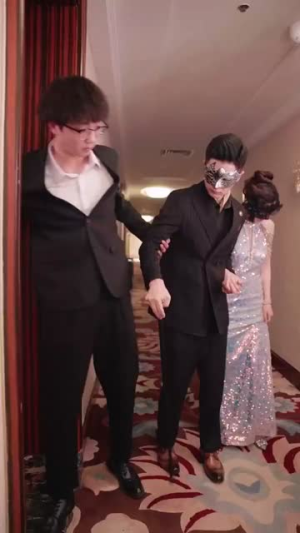 她携三宝虐翻大佬集团(79集) 她携三宝虐翻大佬集团(79集)精彩的网络短剧