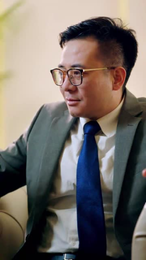 你跑不了我的未来老公(75集) 你跑不了我的未来老公(75集)最新热播短剧