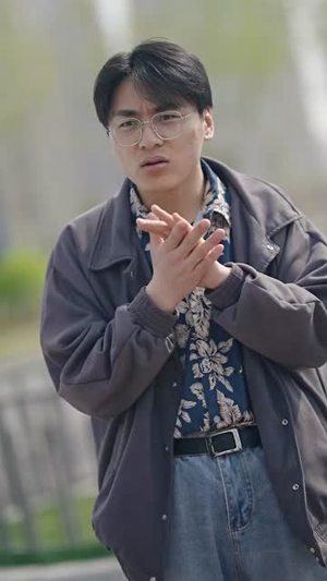 最新版:君临(78集) 最新版:君临(78集)热播古装短剧