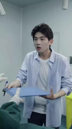 刚被分手,校花产房叫我签字(25集) 刚被分手,校花产房叫我签字(25集)一个短剧看全集