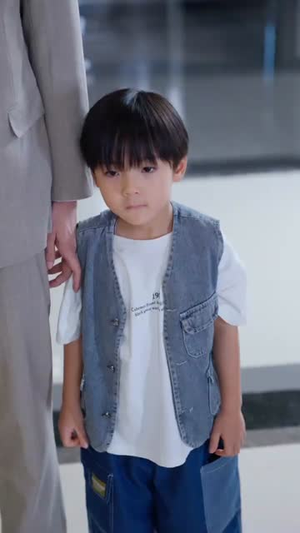 六年后她带双宝虐翻前夫(80集) 六年后她带双宝虐翻前夫(80集)每日分享短剧