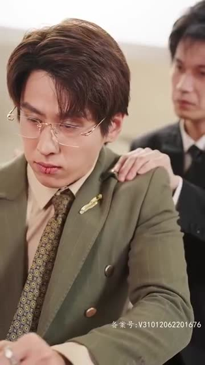 霸情恶少的小逃妻(98集) 霸情恶少的小逃妻(98集)我真的爱了