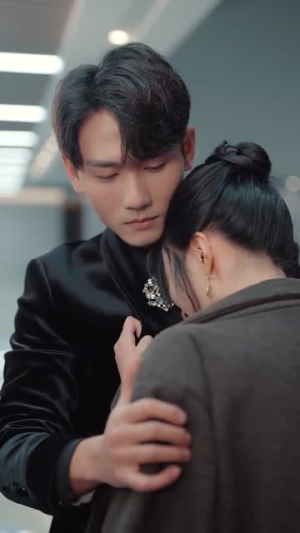 我用两个学分攻略高冷校草(81集) 我用两个学分攻略高冷校草(81集)免费看