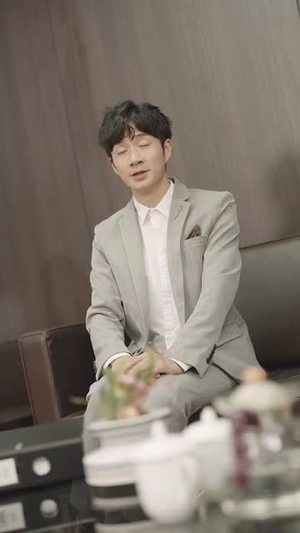 小保安和名媛的错位追凶(80集) 小保安和名媛的错位追凶(80集)热门火爆短剧