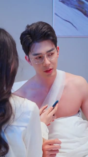 漫画里的秘密(90集) 漫画里的秘密(90集)精彩短剧随心推