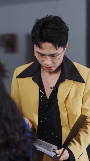 长跑八年她奔向白月光(103集) 长跑八年她奔向白月光(103集)推荐热门短剧