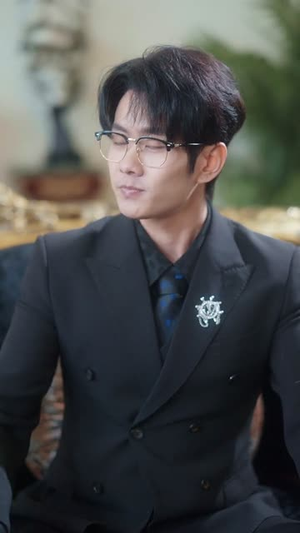 被全家读心,我人设不保(47集) 被全家读心,我人设不保(47集)短剧解说全集