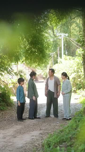 灾荒年代全家靠我心声逆袭 (81集)  灾荒年代全家靠我心声逆袭 (81集) 短剧太上头了