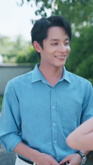 萝莉来砸门爹地请接招(98集) 萝莉来砸门爹地请接招(98集)在线播放