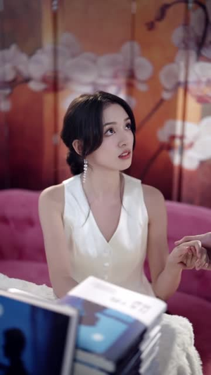 鸢尾盛开时恋她成瘾（20集）短剧演员排行榜