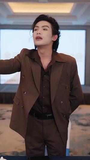 开局负债累累我靠系统逆风翻盘(78集) 开局负债累累我靠系统逆风翻盘(78集)短剧精彩片段