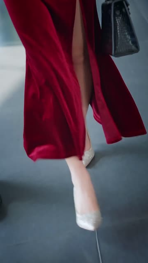 老公把车借给初恋(60集) 老公把车借给初恋(60集)好看到停不下来