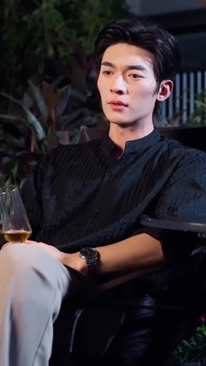 皇后驾到:反派人设崩不住了(92集) 皇后驾到:反派人设崩不住了(92集)热播短剧全集看