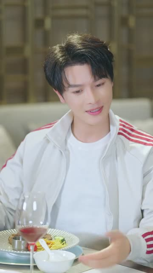 攻略女神，我选择上交自己（80集）经典老剧免费看