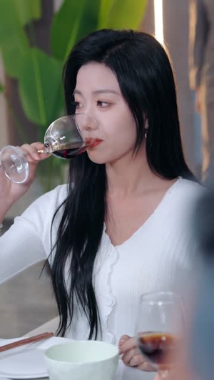 疯了才惹她,假千金可是活阎王(80集) 疯了才惹她,假千金可是活阎王(80集)夸克网盘在线看